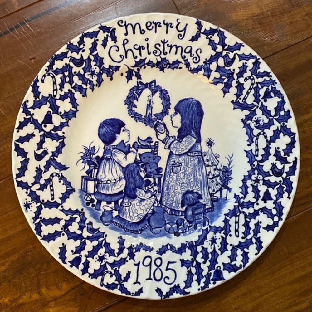 Royal Crownford Christmas‎ Plate 1985 blue & white